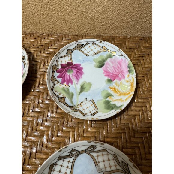 Set Of 4 Hand-Painted Floral Porcelain Plates Made In Japan - Picture 5 of 10